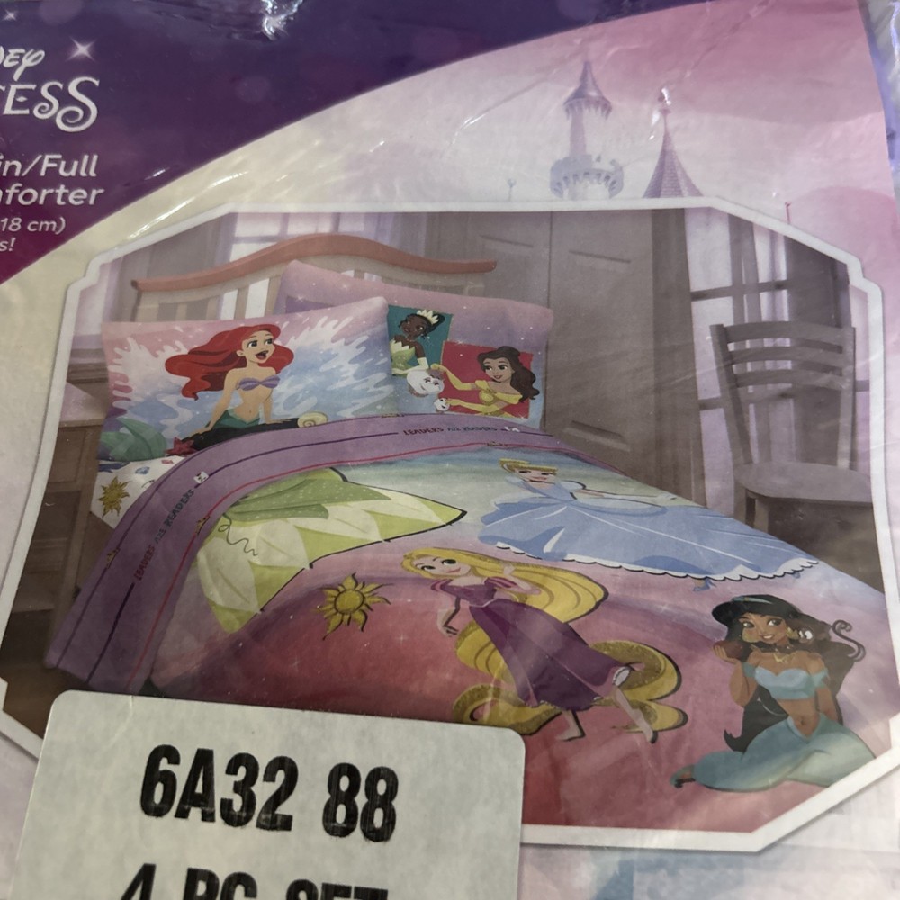 Disney Princess Microfiber Twin/ Full Reversible Comforter