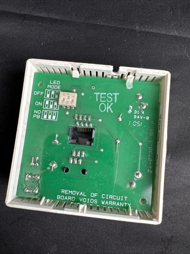 Johnson Controls Rev-D Wall-Mount Temperature Sensor ​Controller TE-67NP-1N00