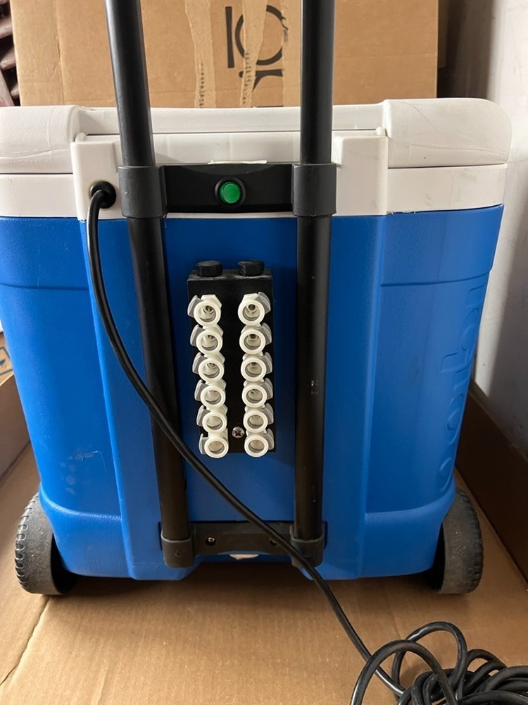 Coolshirt 60 Quart Igloo Cooler Multi Person Cooling System - 110v