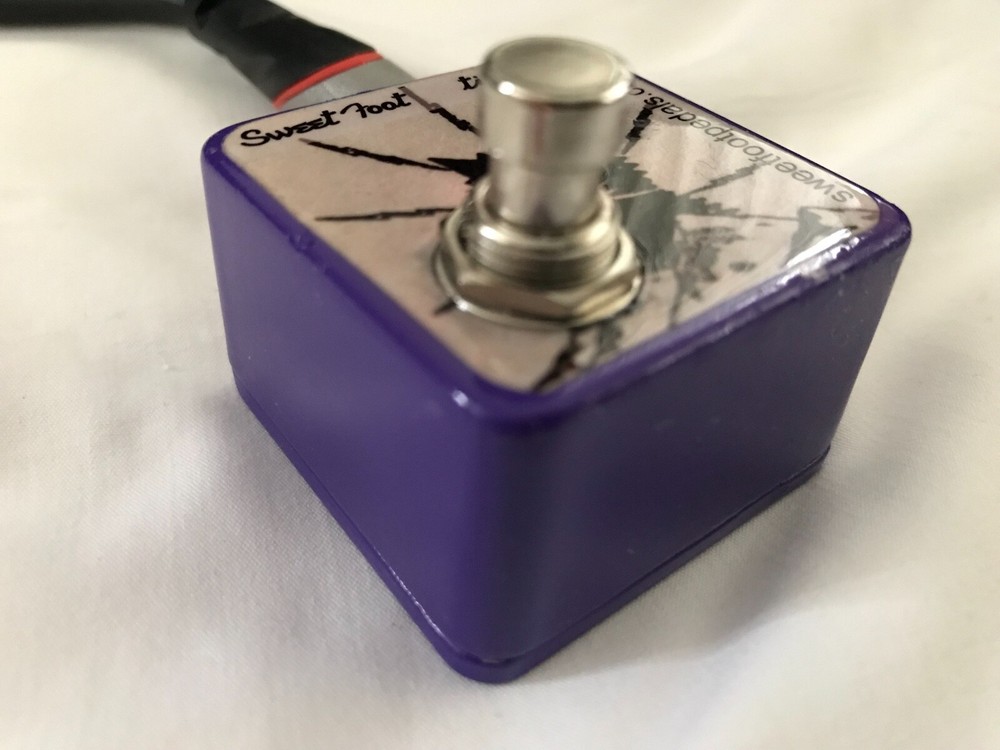 Tiny Cut Footswitch HANDMADE IN USA - Tiny Cat Purple