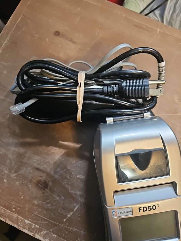 First Data FD50 Credit Card With Power Supply