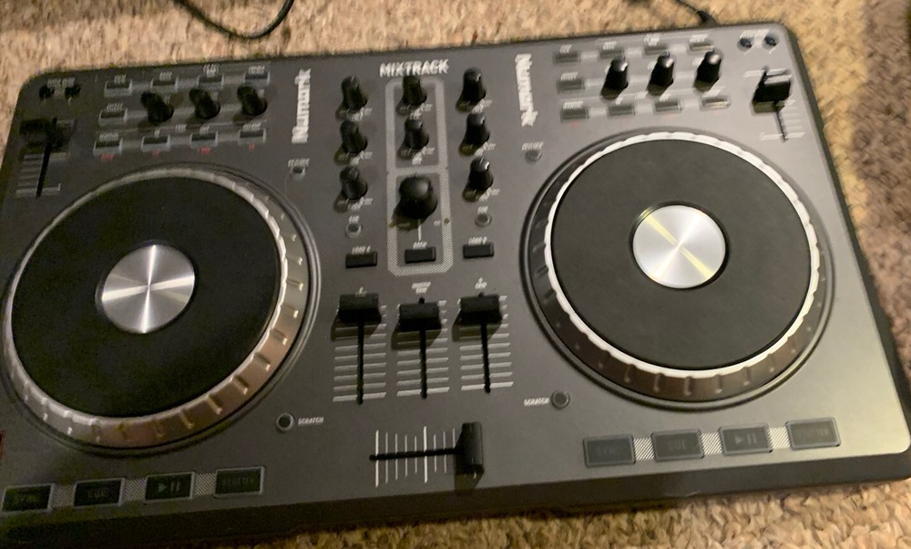 Numark DJ software controller TrakTor LE included software w original box TESTED