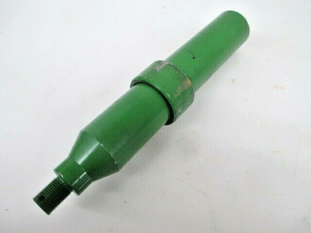 John Deere Spindle For 874 Manure Spreader (WP9826960)