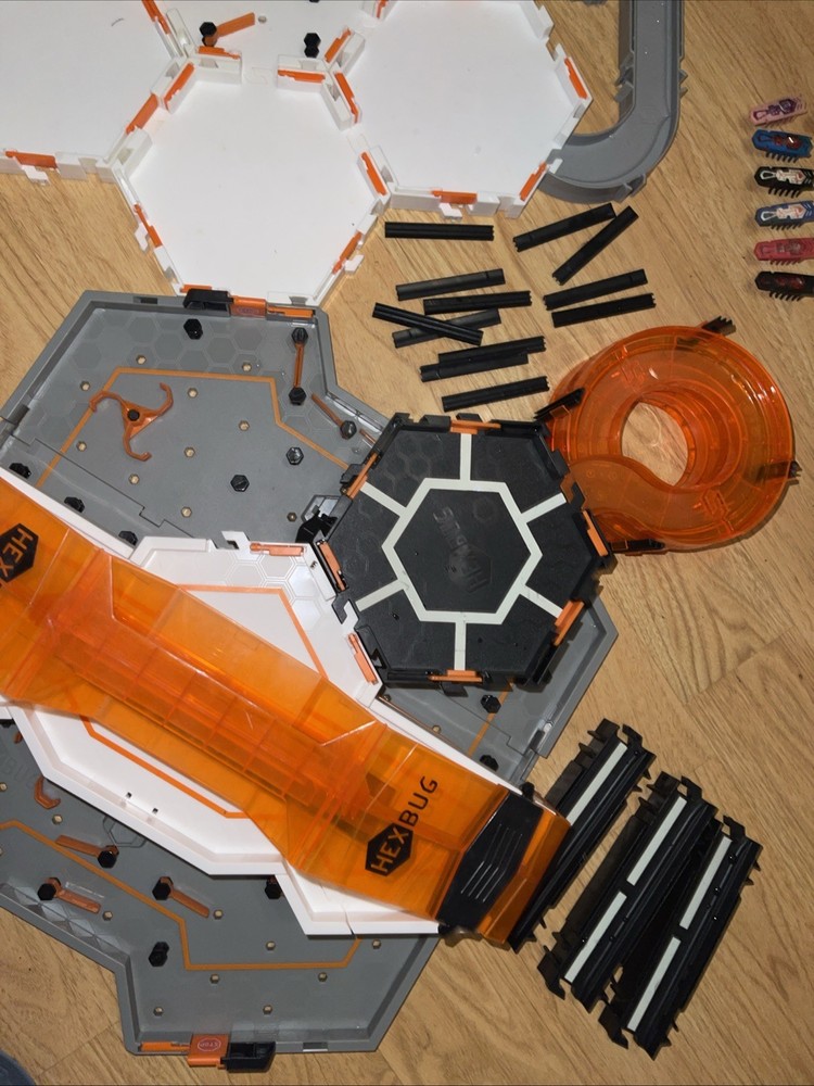 Hexbug Lot Nano hive portable play set 11 bugs