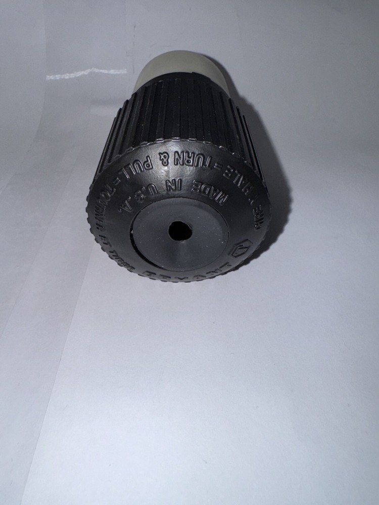 Bryant 71130NC Locking Connector, 3P 3W 30A 250V 3PH