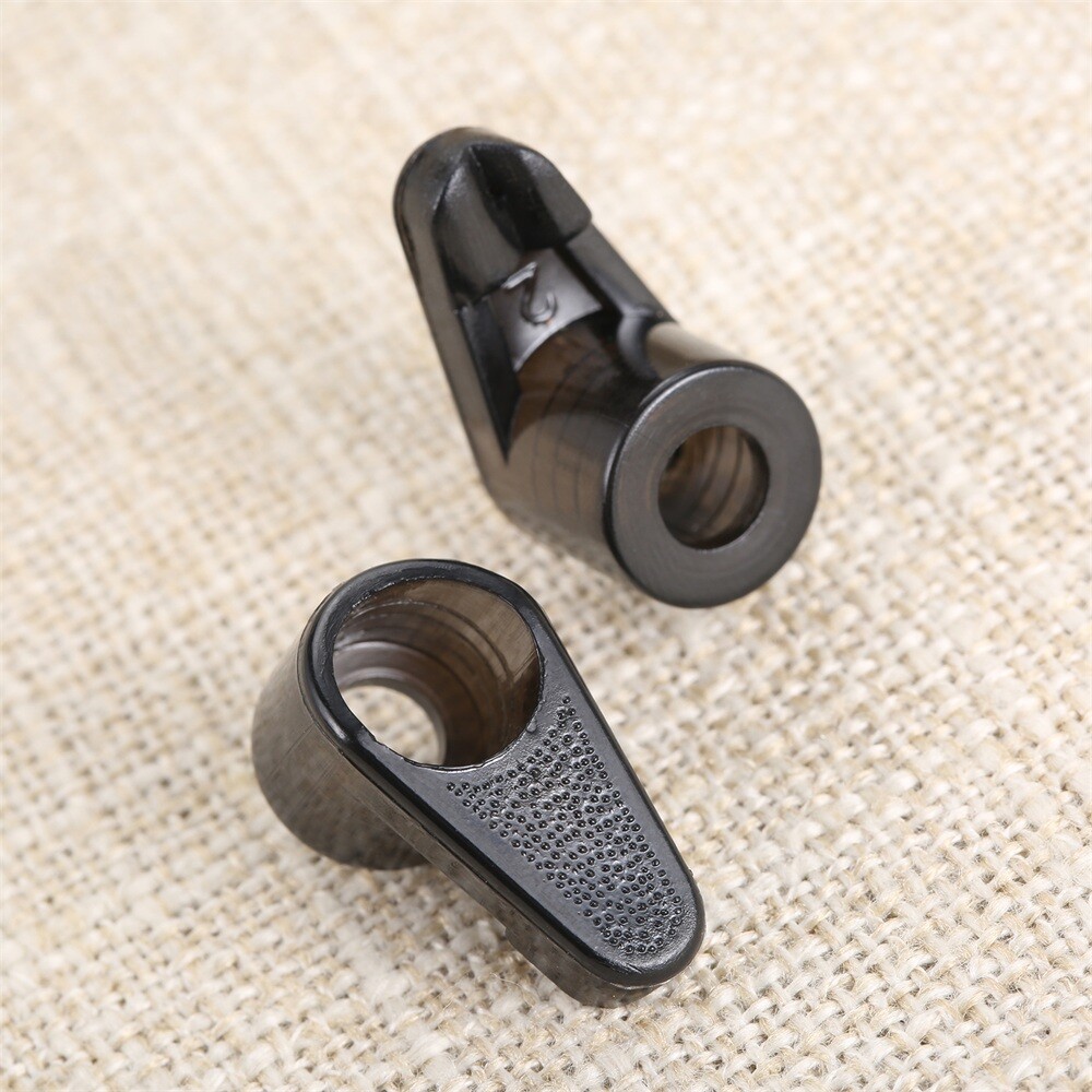 2pcs Shuttle Bed Ears Plastic Left Right Ears for Sewing Machine 653 Replacement