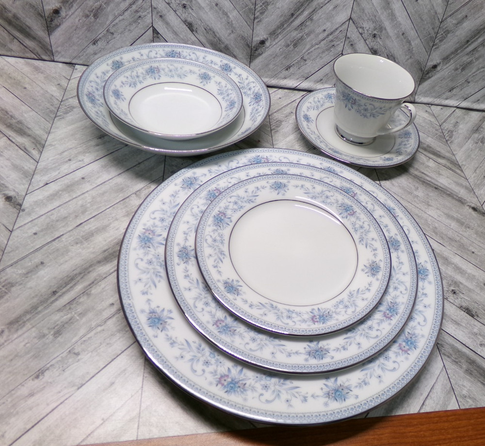 7 Piece Noritake Blue Hill 2482 Table Setting