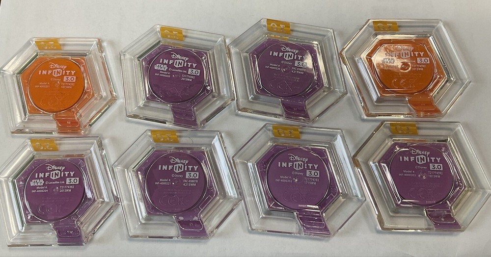 Disney Infinity Marvel Super Heroes Disc Holder Plus 12 Disc”s Read