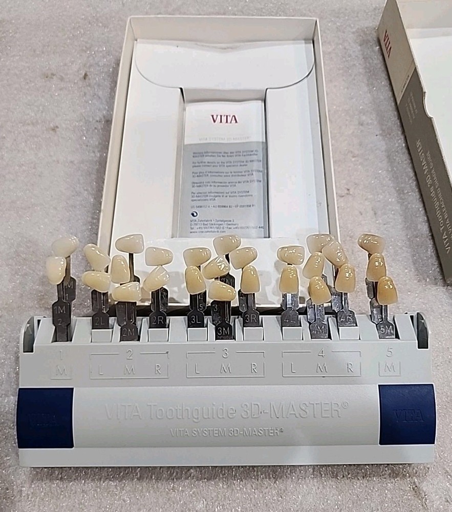 VITA Toothguide 3D-Master With Bleached Shade