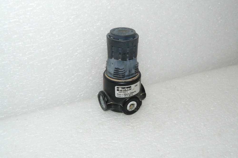 PARKER 14R1B2FC PNEUMATIC REGULATOR 1/4" BLACK KNOB