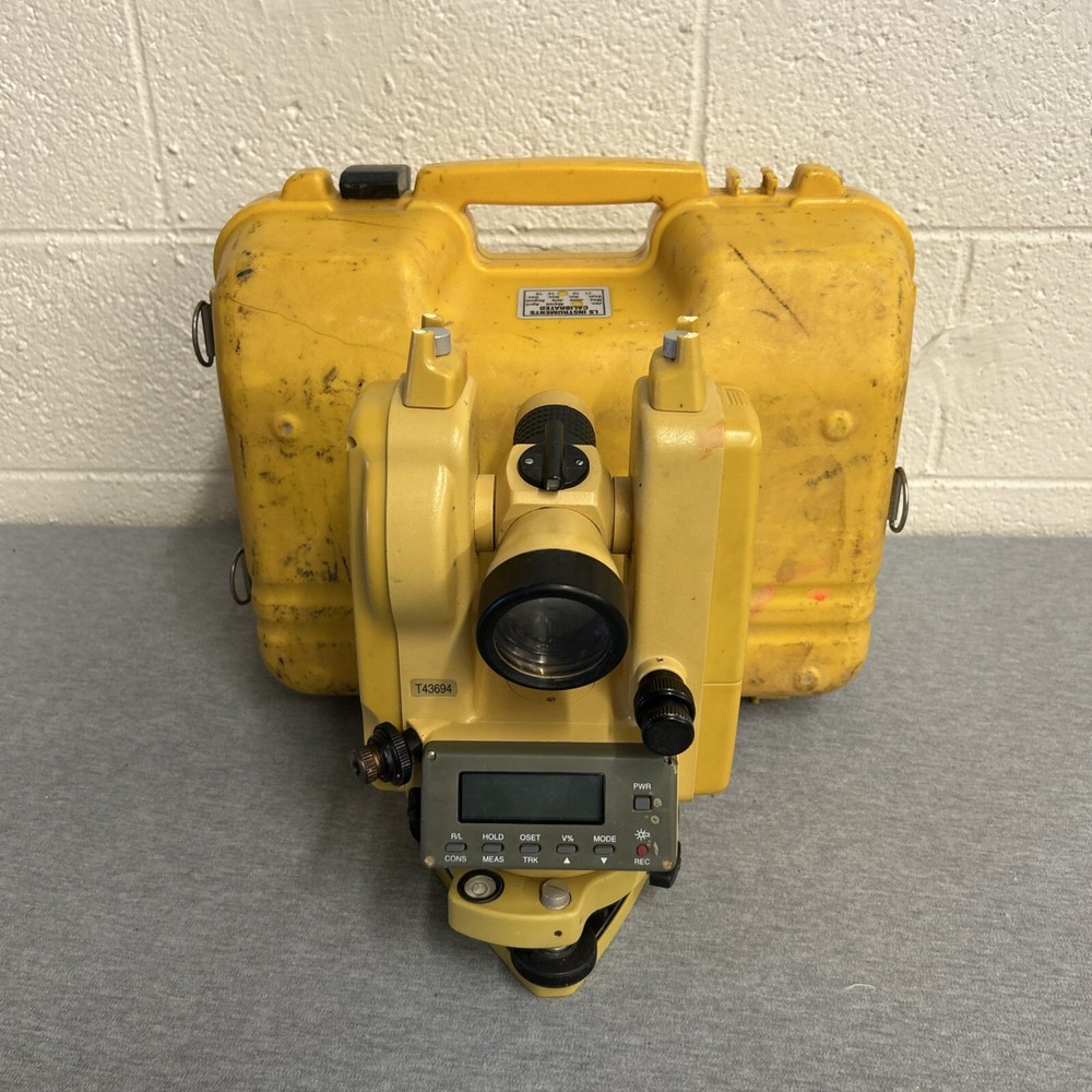 South Electronic Theodolite ET-05 W/ Case