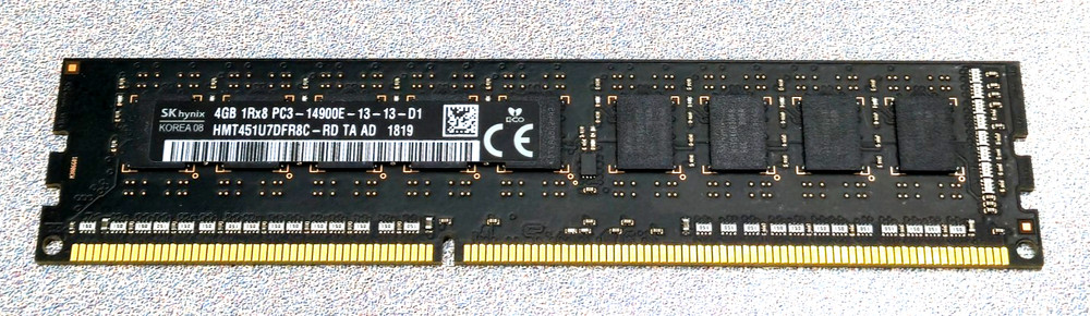 Hynix HMT451U7DFR8C-RD DDR3 PC3-14900E Server Memory Module