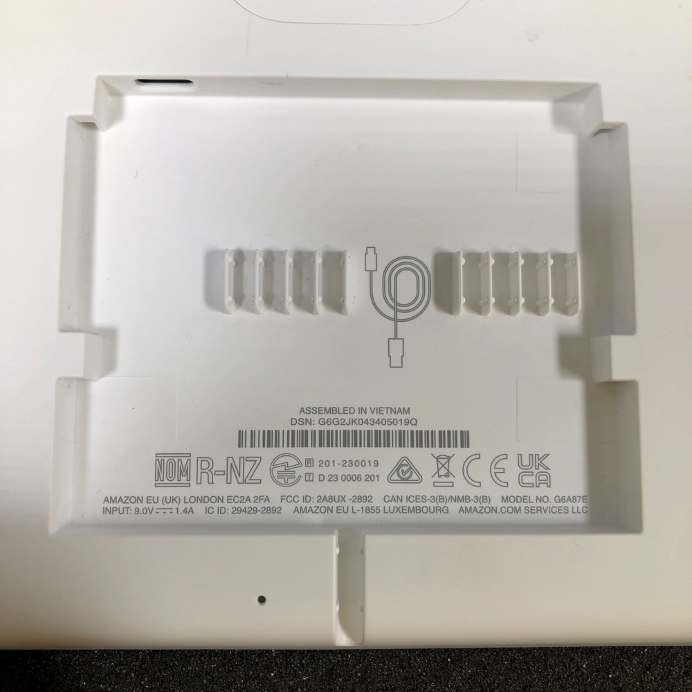 Amazon Echo Hub 8" Smart Home Control Panel with Alexa - White NO ACCESSORIES