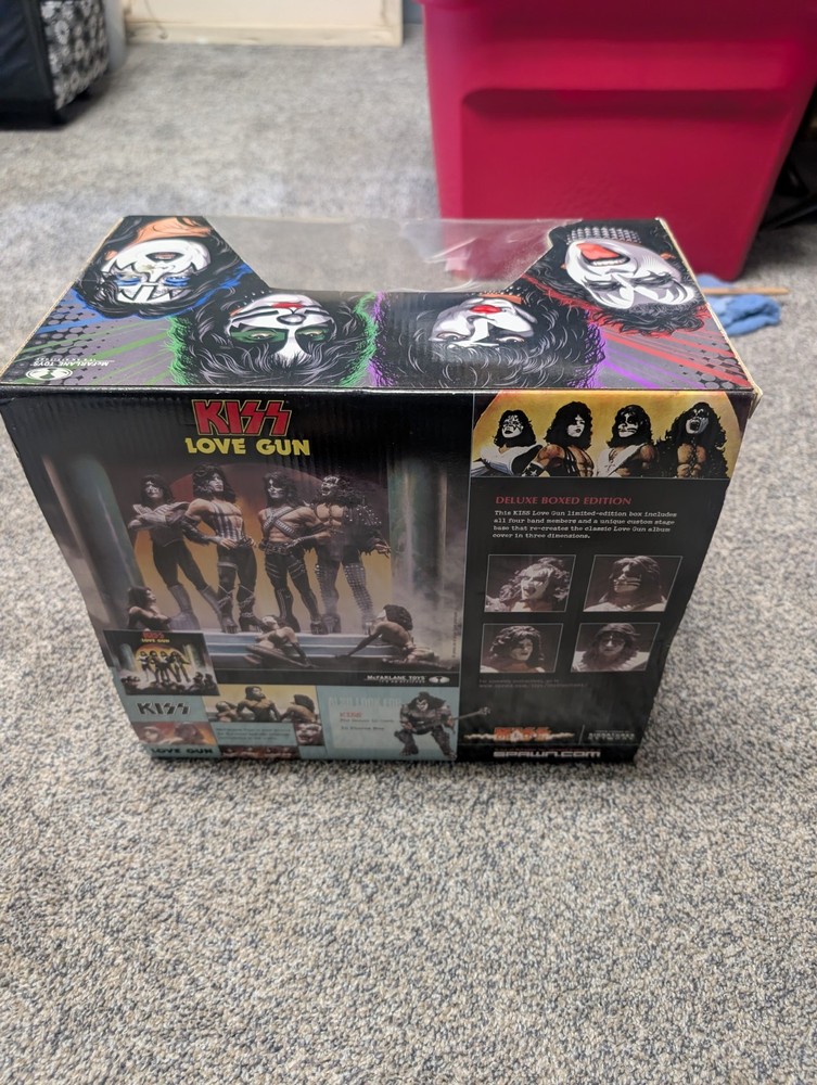 RARE - KISS Love Gun Deluxe Boxed Edition – Complete Super Stage Figures Set