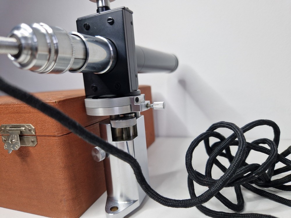 Leitz Wetzlar calibration setting device for dillatometer.