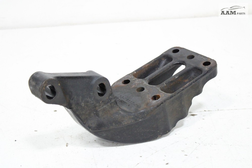 2018-2024 FREIGHTLINER CASCADIA FRONT LEFT SIDE CROSSMEMBER SUPPORT BRACKET OEM