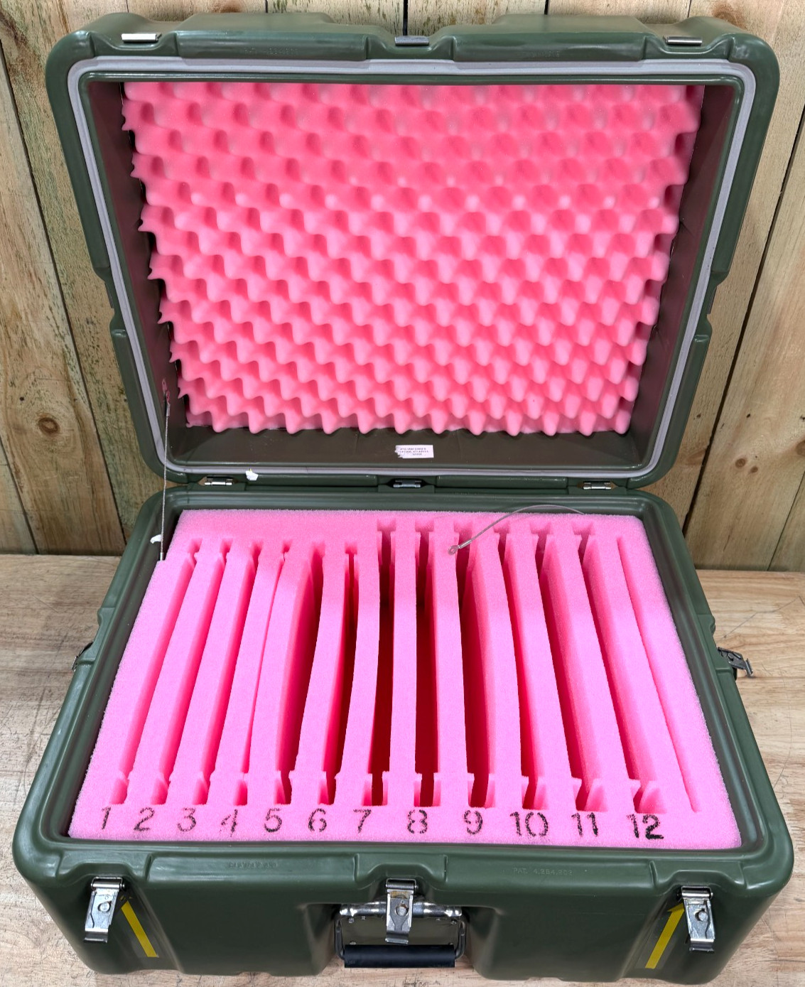 Pelican Hardigg Footlocker Green Case 24.5x18.5x15" Military Waterproof