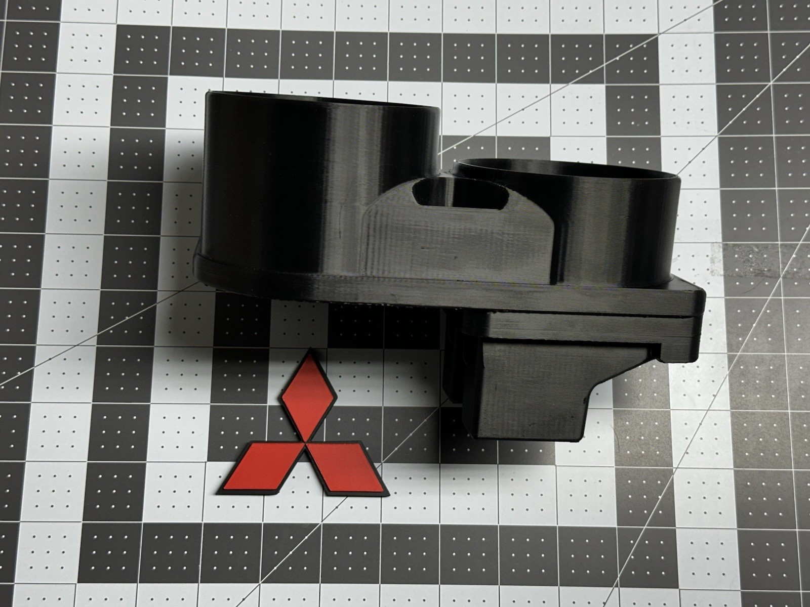 1992 - 2000 Mitsubishi Montero Pajero Gen 2 2.5 Dual Cup Holders