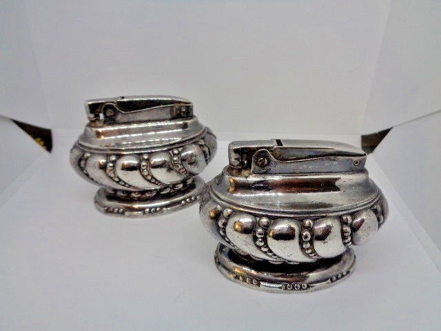 2 VINTAGE US PLATED TABLE LIGHTERS BY RONSON CROWN