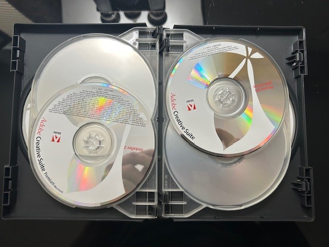 Adobe Creative Suite Premium Complete W/ Keys Photoshop,Illustrator,InDesign