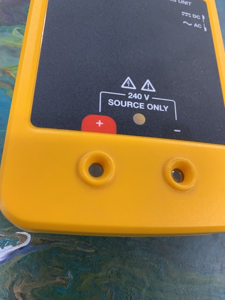 Fluke PRV240 Proving Unit - Bench Tested & Verified - 240V AC/DC Source