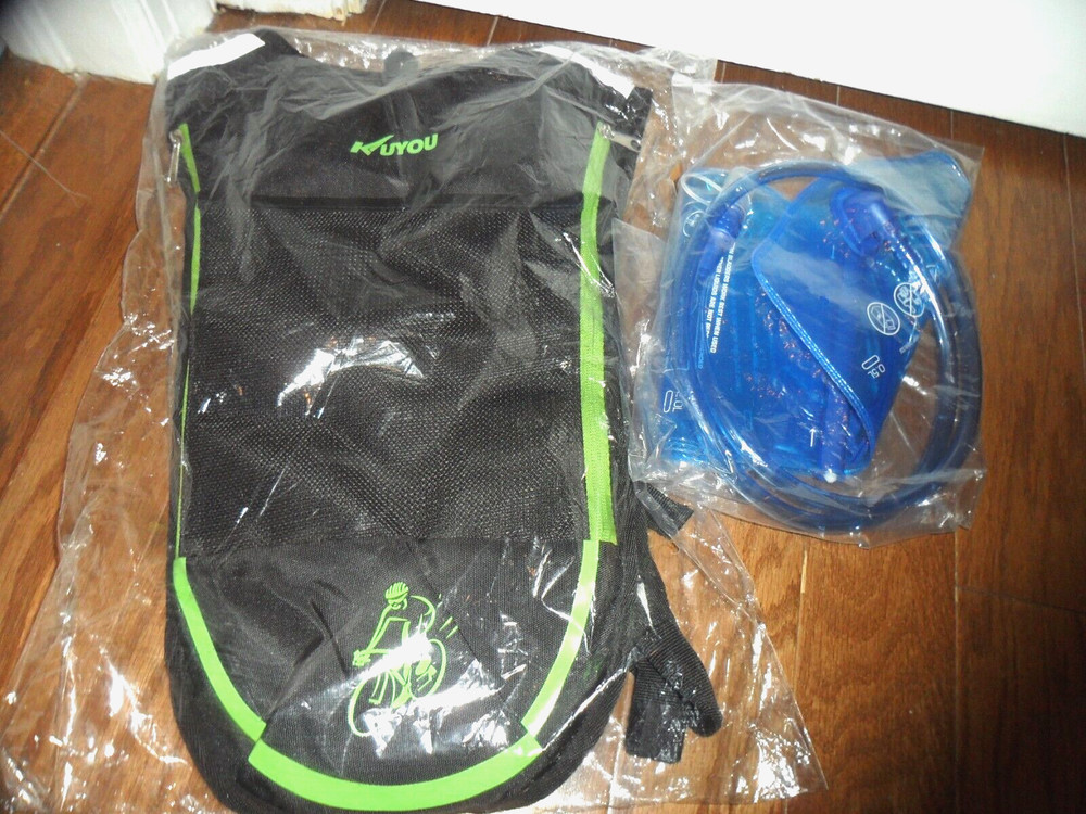 Hydration backpack Kuyou hydration pack. Biking, hiking, running.