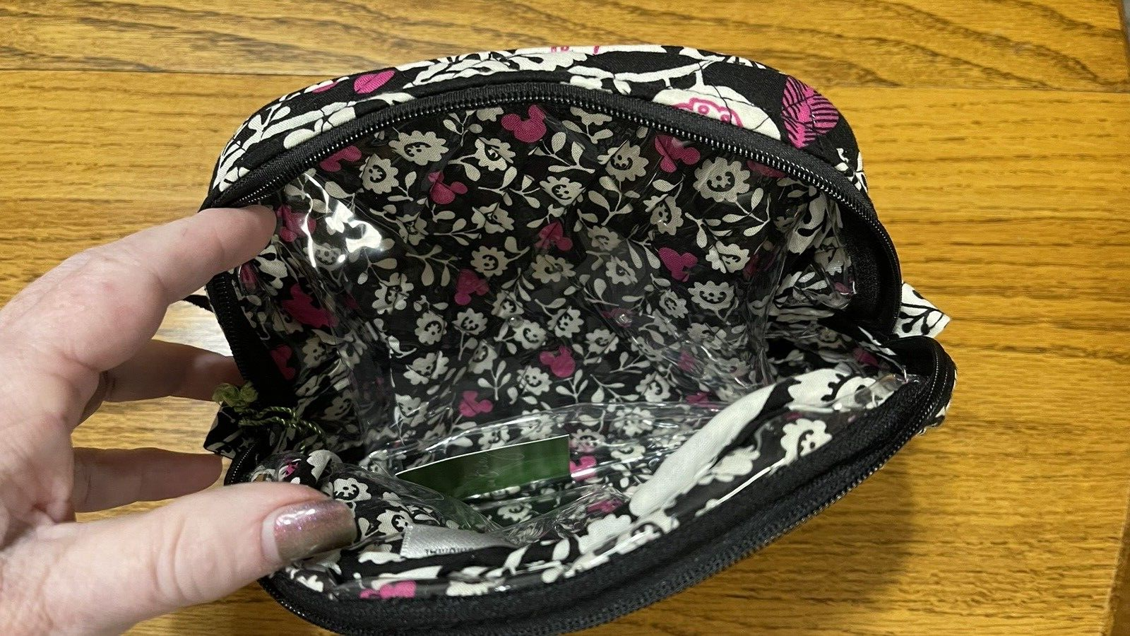 Vera Bradley Disney Vera Tote Mickey Meets Birdie NWT w/sm cosmetic or ZipID/lan