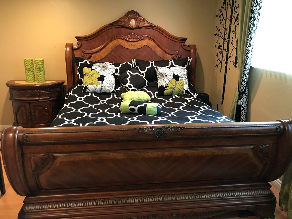 Michael Amini Cortina Bedroom Set