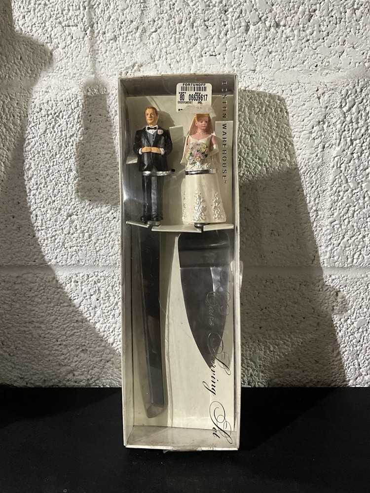 Boston warehouse Wedding knife and serving set