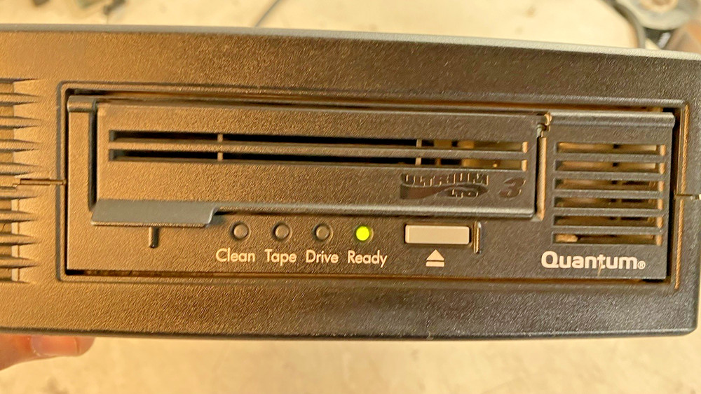 Quantum TC-L32BX External Tape Drive