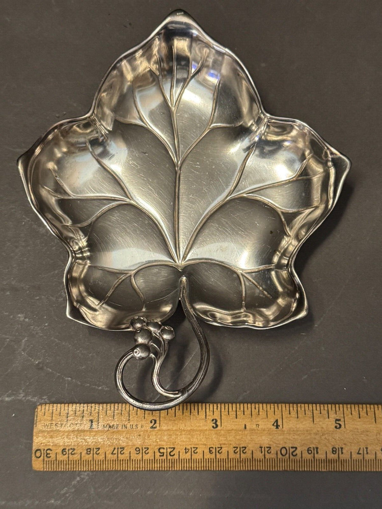 SILVERTONE METAL LEAF FOOTED CANDY NUT TRINKET BOWL DISH VINTAGE
