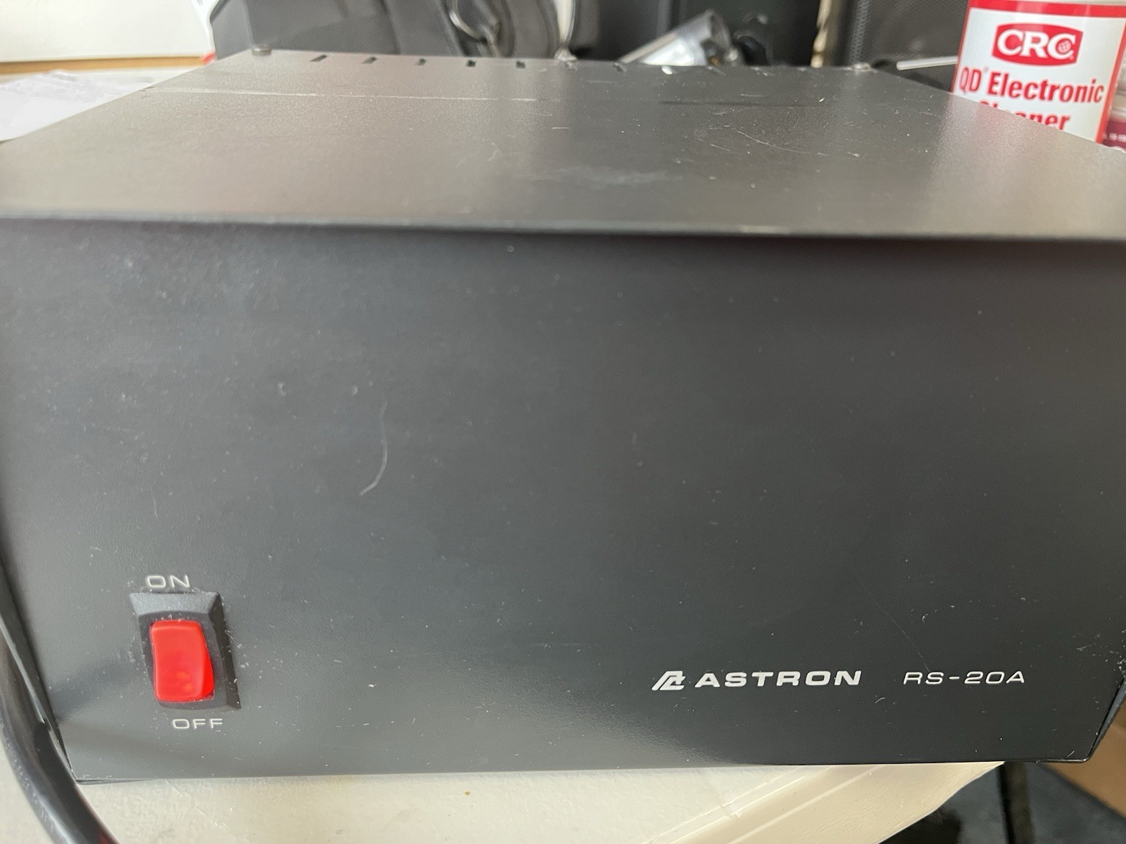 Astron RS-20A 13.8VDC 20A Linear / 16A Continuous Power Supply