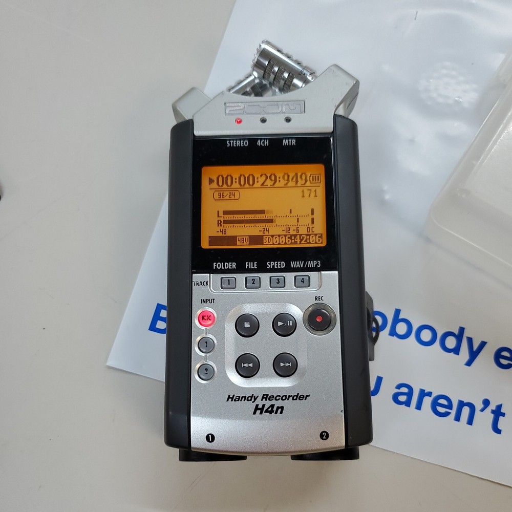 ZOOM H4N HELD DIGITAL STEREO AUDIO RECORDER WITH MEMORY CARD