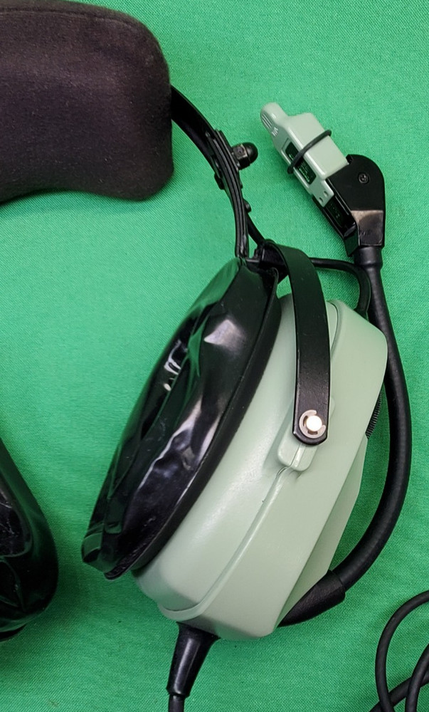 *AS IS* David Clark Aviation Headset with M4 Microphone – Dual Plug