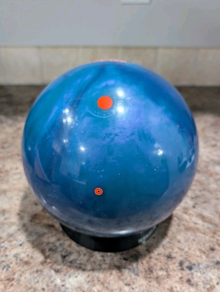 900 Global Wolverine Bowling Ball 15 Lbs
