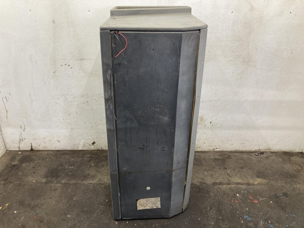 Freightliner CLASSIC XL Right/Passenger Sleeper Cabinet - Used