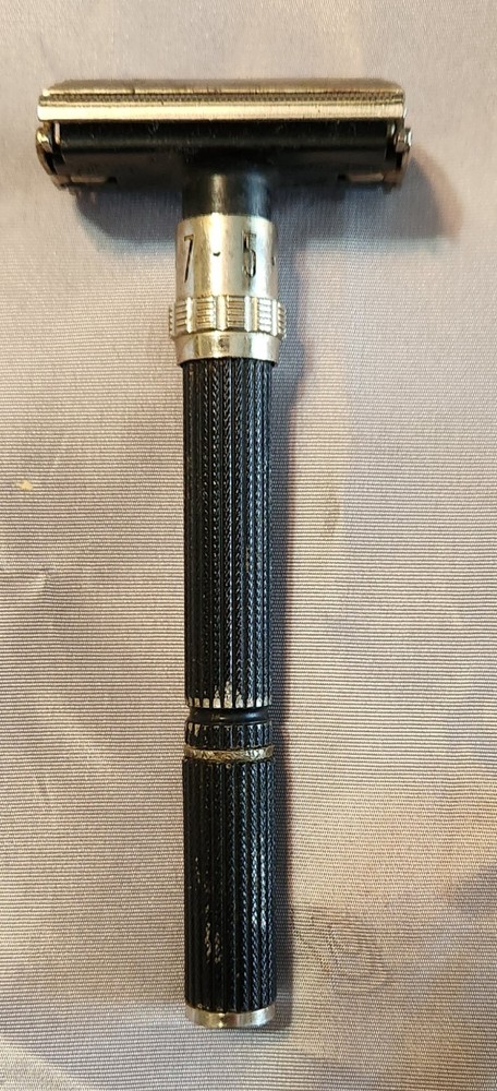 Vintage Gillette Black Handle Adjustable Safety Razor
