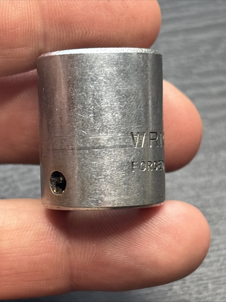 Vintage Wright 11/16" 3/8" drive 12pt Socket 3122 USA