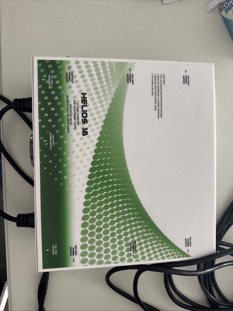 Titan Controls Helios 18, 12-Light 240 Volt Controller