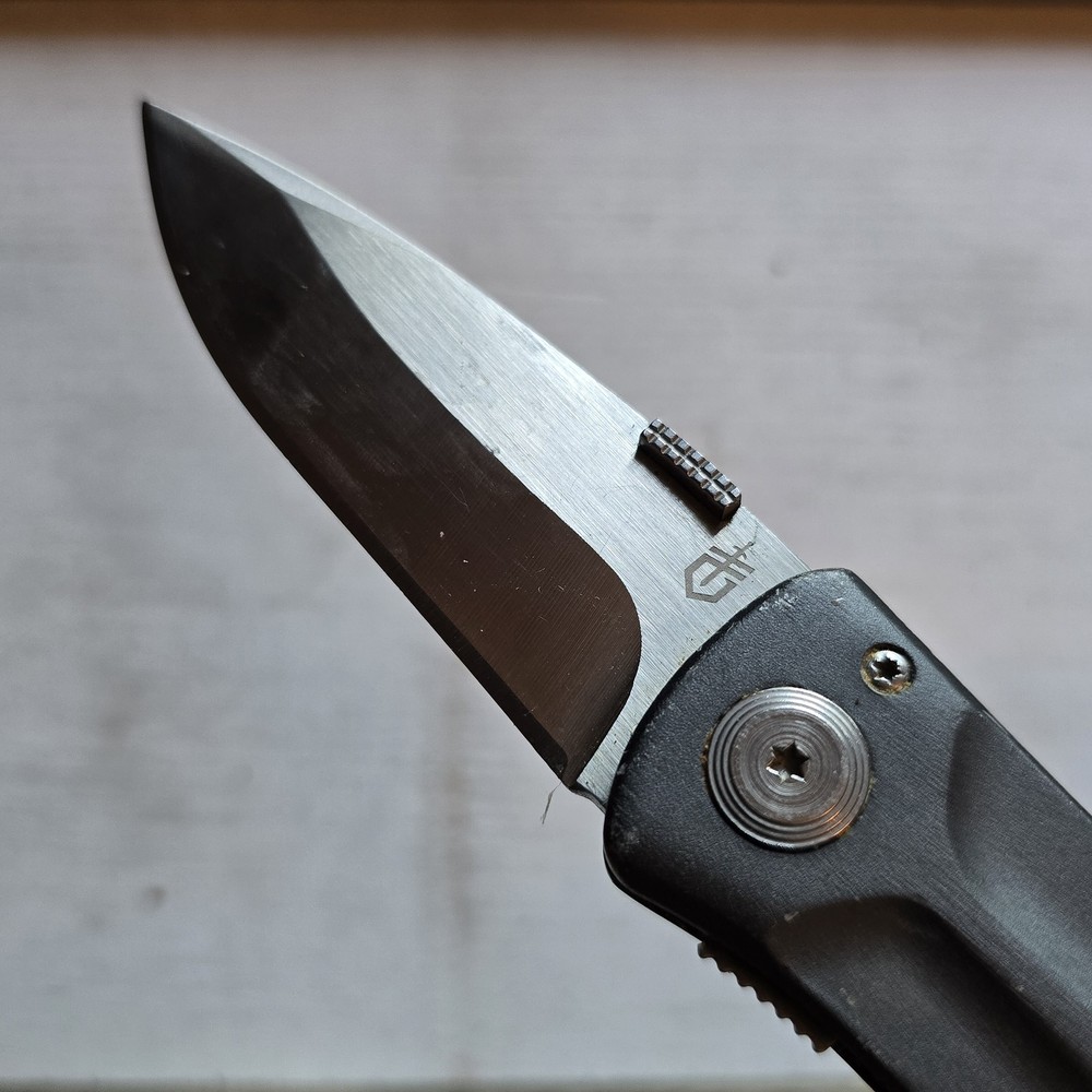 GERBER TRAVERSE FOLDING KNIFE LINER LOCK PLAIN EDGE BLADE