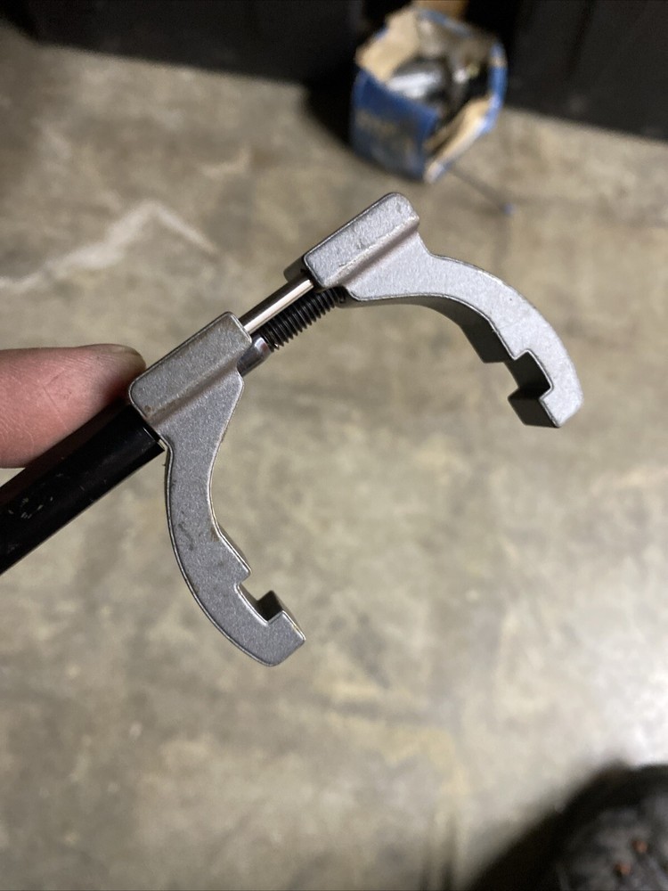 Milwaukee 516067 Adjustable Auxiliary Handle Replacement For Hammer Drill Driver