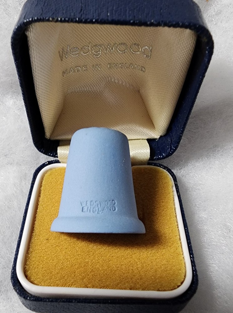 Wedgwood - The Spinner - THIMBLE - Blue