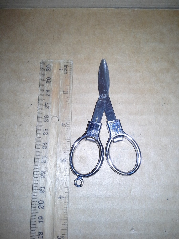 VTG. Mini Sewing Folding Scissors Pendant Sharp. Hongkong. VGC. Working