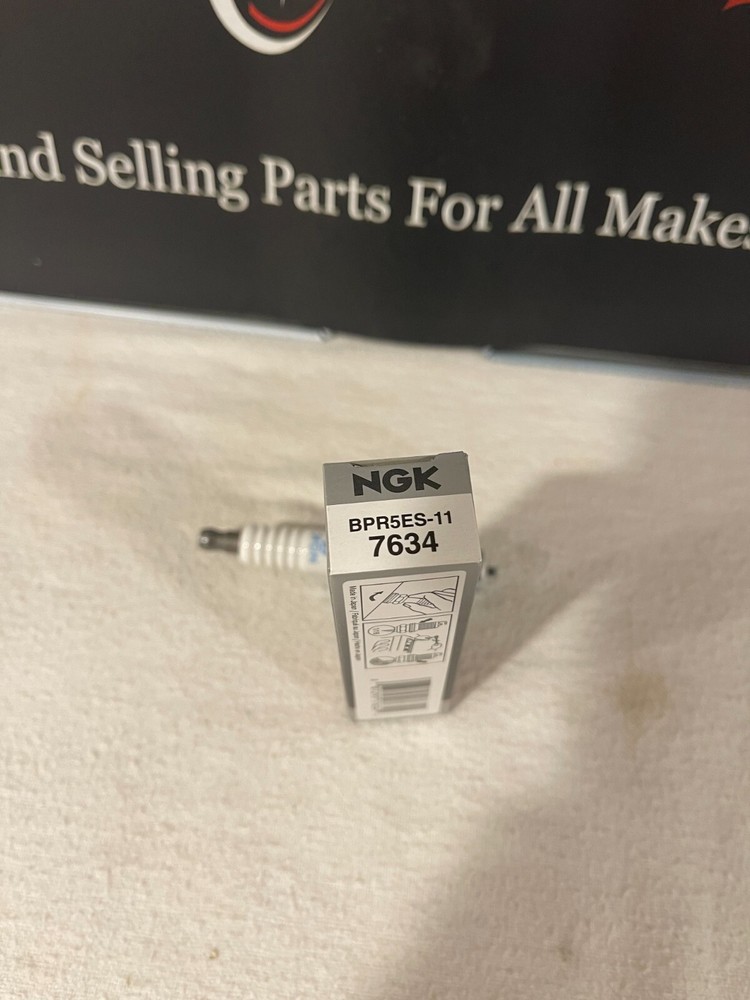 NGK Spark Plug BPR5ES-11 7634 NOS Part