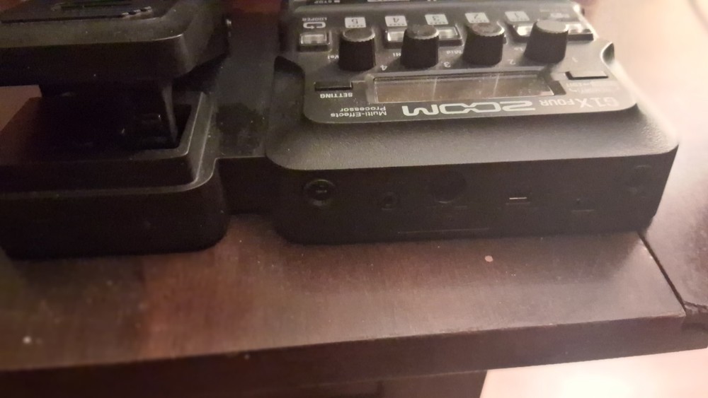 Zoom G1X Four Guitar Multi Effects Pedal