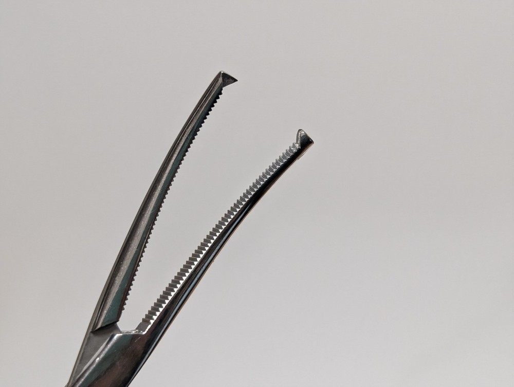 4 pcs. Assorted Forceps JARIT 105-196 CODMAN 32-4121 (USED).