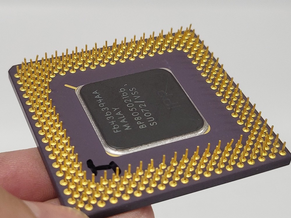 Vintage Intel Pentium BP80502166 CPU 166MHz Processor, Socket 5/7