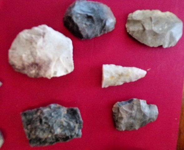 ARROWHEAD PIECES BROKEN / INCOMPLETE 20 PIECES