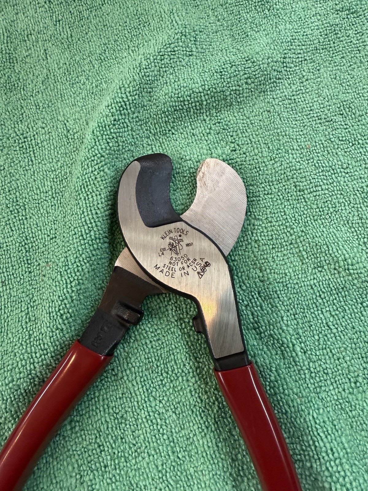 Klein Tools 63050 9-1/2" High Leverage Cable Cutters Pliers