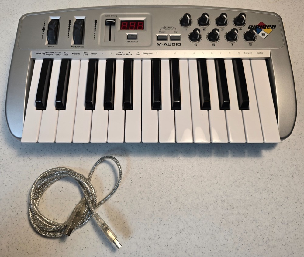 M-Audio Midiman Oxygen 8 25 key Controller MIDI - Keyboard Controller USB